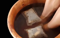 Điều bất ngờ sau 1 tuần ngâm chân bằng ngải cứu trước khi ngủ