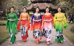 NTK Bích Liên đưa hình ảnh “Ba đảm đang” lên tà áo dài