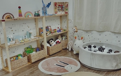 Bố mẹ thiết kế phòng đồ chơi tặng con, chia sẻ quy tắc khắt khe mỗi khi bé bày bừa