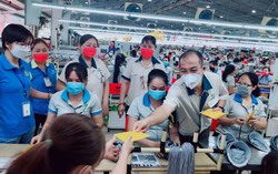 Lương thưởng Tết: Nơi 400 triệu, nơi 100 ngàn đồng