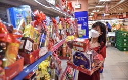 Bào ngư, khô heo mắc mật vào giỏ quà Tết