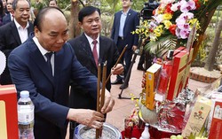 Chủ tịch nước dâng hương tưởng niệm nữ sĩ Hồ Xuân Hương