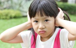 Con kể "Hôm nay cô giáo tát vào mặt con" và sự thật khiến mẹ thở phào nhẹ nhõm 