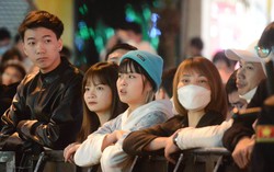 Phố đi bộ Hồ Gươm đông đúc trước thềm countdown 2023, an ninh được tăng cường các ngả