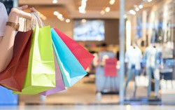 "Tín đồ hàng hiệu" cần cảnh giác với hàng giả, hàng nhái dịp cuối năm