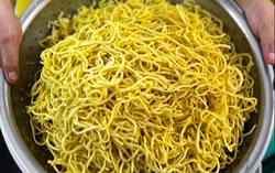 Món mì có tên lạ lùng là đặc sản Sóc Trăng