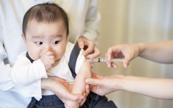 Những điều cha mẹ cần lưu ý khi tiêm chủng cho trẻ 0 - 2 tuổi