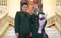 NSND Tự Long lần đầu tiên chụp riêng với người đàn ông quyền lực này, danh tính bất ngờ