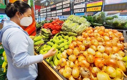 Thị trường đầu năm: Hàng hóa dồi dào, giá ổn định