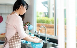 Phụ nữ Việt Nam đang chịu gánh nặng gấp đôi về công việc và gia đình