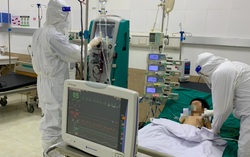 Bé 43 tháng tuổi bị biến chứng Covid-19 nguy kịch