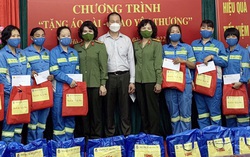 Phụ nữ Công an: “Tặng áo dài - Trao yêu thương” cho phụ nữ khó khăn