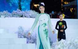 Kim Duyên, Nam Em trình diễn áo dài vẽ thủ công trên lụa 