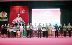 Hòa Bình: 13 trẻ mồ côi và trẻ có hoàn cảnh đặc biệt khó khăn được nhận đỡ đầu