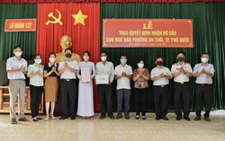 Lữ đoàn 127 nhận đỡ đầu con của ngư dân