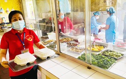 Những lão bà hết mình vì cộng đồng