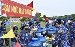 “Bát nước thao trường” thắm tình đồng đội ở Vùng 5 Hải quân