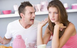 "Lạnh sống lưng" khi sống cùng người chồng nóng như lửa