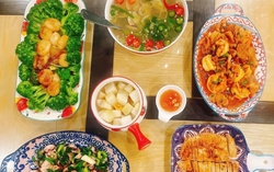 Thực đơn cơm nhà phong phú, bắt mắt của nữ giám đốc U40