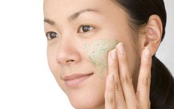 3 tác hại khi tẩy da chết quá nhiều
