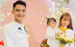 Con gái Mạc Văn Khoa "chiếm sóng" trong lễ cưới của bố mẹ