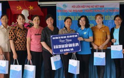 Long An: Khám bệnh, phát thuốc miễn phí cho phụ nữ biên giới