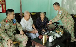 Đội công binh số 1 thăm hỏi 18 gia đình đặc biệt khó khăn trước ngày lên đường làm nhiệm vụ 