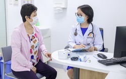 Thời tiết thất thường, nhiều người tiêm vaccine phế cầu bảo vệ hệ hô hấp