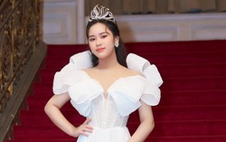 Hoa hậu 14 tuổi lần đầu ngồi “ghế nóng” ở Thái Lan