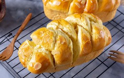 Ăn nhiều bánh mì hoa cúc có gây tăng cân?