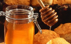 Mật ong kết hợp với 1 thứ sẽ khỏe xương, bổ cho tim, chống cháy nắng