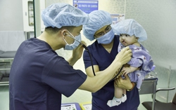 Giúp các em nhỏ dị tật khe hở môi, hàm ếch viết tiếp ước mơ