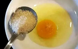 Trứng gà hấp với thứ này là "thuốc bổ" giúp cơ thể nhanh hồi phục