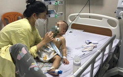 Cắm đầu và mặt vào xô nước tắm, bé 8 tháng tuổi suýt tử vong