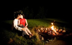 Cặp đôi du học sinh tổ chức đám cưới ở sân sau nhà tại Mỹ: Đậm chất châu Á!