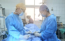Dẫm phải kim tiêm, chàng trai 20 tuổi bị nhiễm HIV