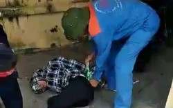 Mang súng nhựa đi cướp ngân hàng, thanh niên bị bắt tại trận