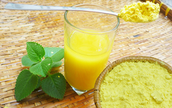 Cơ thể phụ nữ thay đổi thế nào khi uống tinh bột nghệ mỗi ngày?