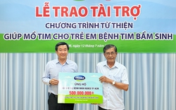 Vinamilk tiếp tục ủng hộ Hội Bảo trợ Bệnh nhân nghèo TPHCM 500 triệu đồng cho các bệnh nhi nghèo mổ tim năm 2022