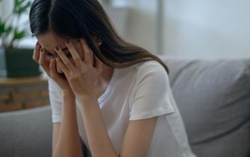 Bị giục lấy chồng, cô gái 27 tuổi phải vào viện cấp cứu