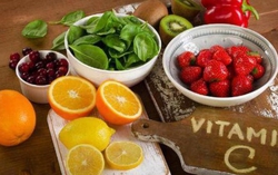 Không phải chanh, đây là loại quả giàu vitamin C nhất ít ai ngờ