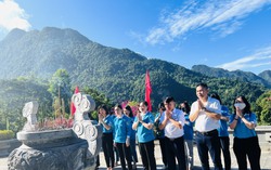 Đảng ủy cơ quan TƯ Hội LHPNVN về nguồn và tri ân người có công tại Cao Bằng, Hà Giang