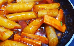 Dùng khoai lang làm Tokbokki vừa ngon lại chẳng lo tăng cân