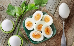 Ăn trứng luộc vào đúng lúc này mới giúp ngừa ung thư vú