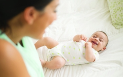 Phụ nữ Mỹ mắc kẹt giữa con cái và công việc