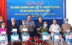Thăm, tặng quà gia đình thương binh liệt sĩ, nữ chiến sĩ Trường Sơn tại Tây Ninh