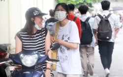 Hơn 1 triệu thí sinh làm thủ tục dự thi tốt nghiệp THPT 2022: Phụ huynh và con đều có tâm lý thoải mái