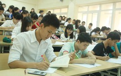 Phụ huynh, sinh viên thêm gánh nặng khi các trường đại học tăng học phí