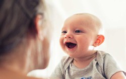 4 đặc điểm trên gương mặt trẻ chứng tỏ thông minh