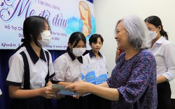 Mang tình yêu của người bà đến với chương trình “Mẹ đỡ đầu”